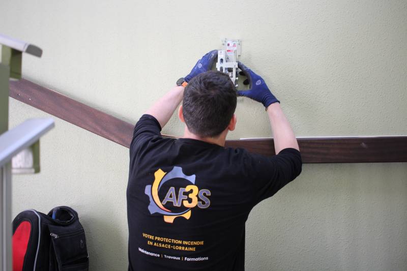 AF3S votre expert en extincteurs, désenfumage et sécurité incendie près de Strasbourg : vente, installation, maintenance pour professionnels et particuliers